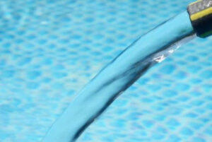 Pourquoi renouveler l’eau de votre piscine ?