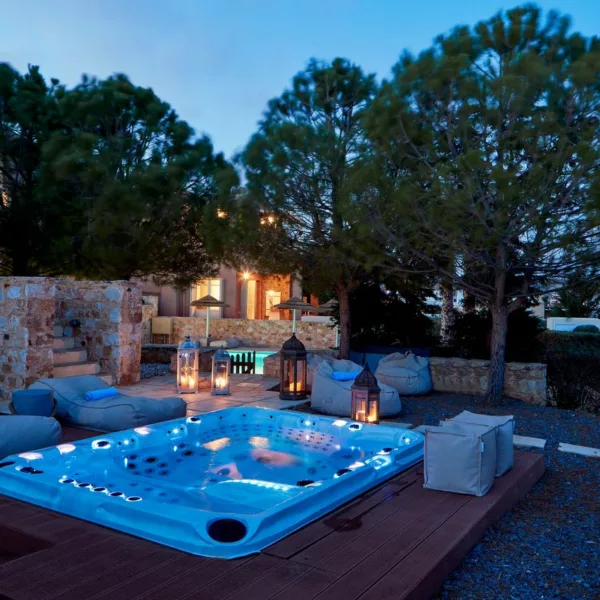 Besoin de vous détendre ? Découvrez la nouvelle gamme de spas de Piscines Loisirs, votre pisciniste à Soignies, Mons et Casteau. Conseils, entretien et équipements.